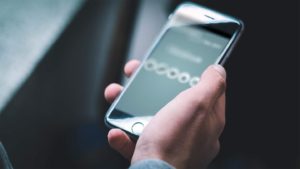 Benutze die App »Schimpfen« und lasse Dir jeden Tag ein neues Schimpfwort servieren